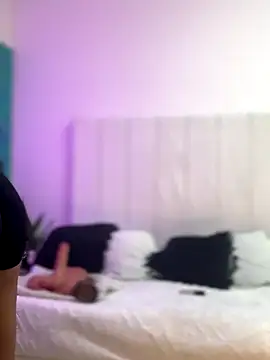 Amber Martins  online show from 25, 11, 2025