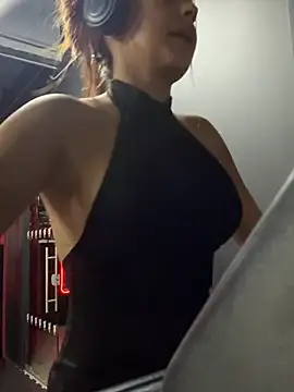 Amber Martins  online show from 27, 2, 2025