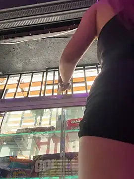 Amber Martins  online show from 27, 2, 2025