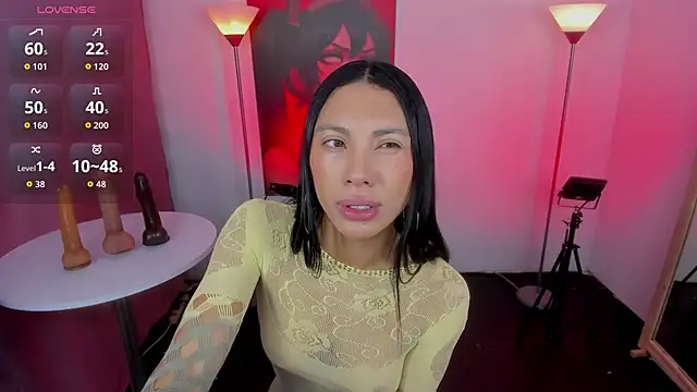 Dayanna tecca online show from 4, 11, 2025