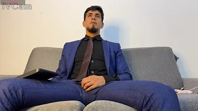 Tom blunt96 online show from 14, 4, 2026