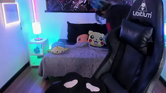 lucky-leah online show from 5, 4, 2026