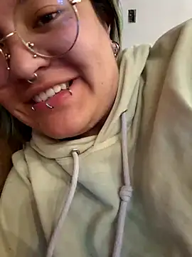 lucky-leah online show from 7, 11, 2025