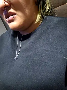 lucky-leah online show from 4, 12, 2025