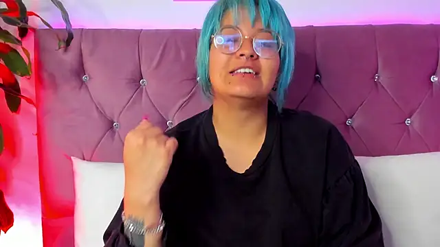 lucky-leah online show from 22, 2, 2025