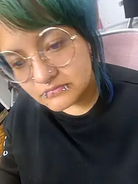 Snapshot of lucky-leah chatting on 2, 6, 2026 lucky-leah online show from 2, 6, 2026