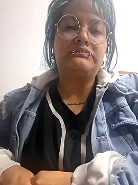 Snapshot of lucky-leah chatting on 16, 5, 2026 lucky-leah online show from 16, 5, 2026