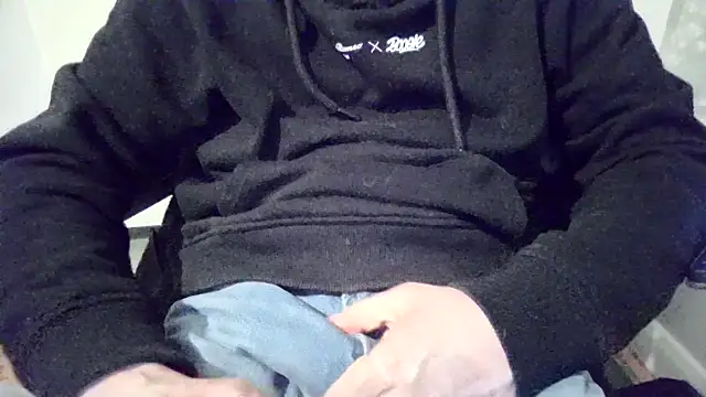 hornyguyuk1973 online show from 9, 4, 2026