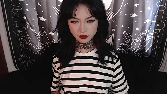 Snapshot of Isabella__dark chatting on 28, 1, 2025 Isabella  dark online show from 28, 1, 2025