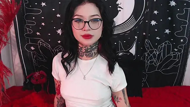 Snapshot of Isabella__dark chatting on 7, 2, 2025 Isabella  dark online show from 7, 2, 2025