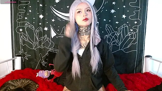 Snapshot of Isabella__dark chatting on 11, 10, 2025 Isabella  dark online show from 11, 10, 2025