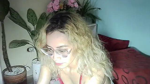 JuliaMack online show from 31, 1, 2025
