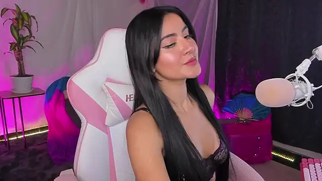 Snapshot of Violetta_kim1 chatting on 15, 5, 2026 Violetta kim1 online show from 15, 5, 2026