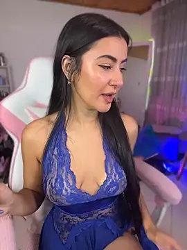 Snapshot of Violetta_kim1 chatting on 5, 5, 2026 Violetta kim1 online show from 5, 5, 2026