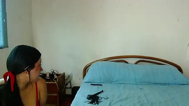 Snapshot of LuciaTomson chatting on 5, 5, 2026 LuciaTomson online show from 5, 5, 2026