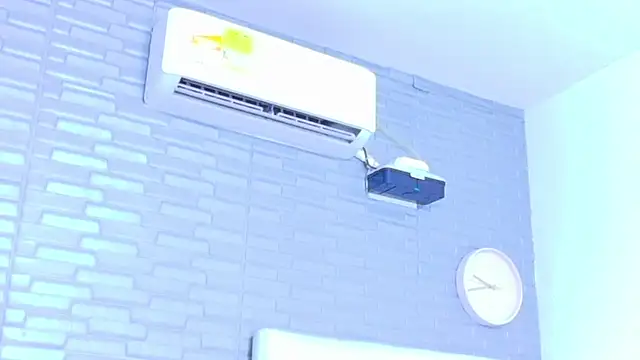 Snapshot of ebonny_suggarmommy1 chatting on 19, 6, 2026 ebonny suggarmommy1 online show from 19, 6, 2026