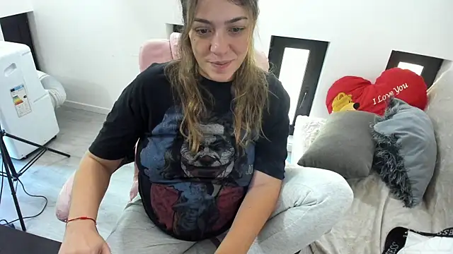 Snapshot of Dyana_Kaylinn chatting on 3, 6, 2026 Dyana Kaylinn online show from 3, 6, 2026