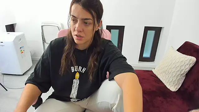 Dyana Kaylinn online show from 28, 9, 2025