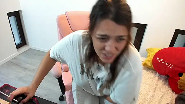 Dyana Kaylinn online show from 28, 11, 2025