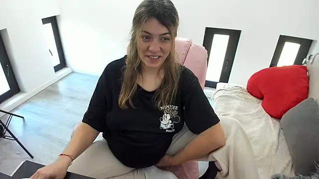 Snapshot of Dyana_Kaylinn chatting on 16, 5, 2026 Dyana Kaylinn online show from 16, 5, 2026