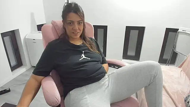 Dyana Kaylinn online show from 9, 9, 2025