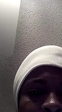 Snapshot of authentic_couple1 chatting on 10, 1, 2025 authentic couple1 online show from 10, 1, 2025