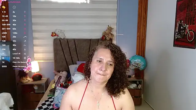 Snapshot of Nadia_84 chatting on 22, 10, 2025 Nadia 84 online show from 22, 10, 2025