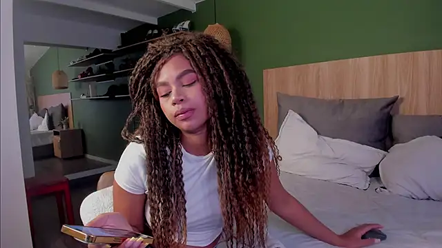 nayah   online show from 9, 11, 2025