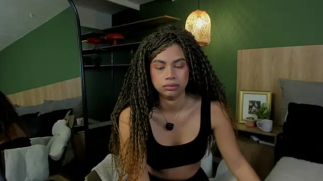 nayah   online show from 20, 4, 2026