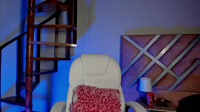 nayah   online show from 17, 11, 2025