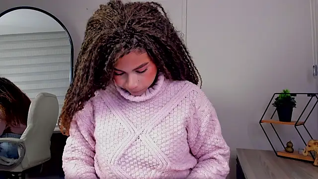 nayah   online show from 13, 11, 2025