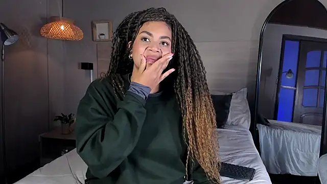 nayah   online show from 25, 3, 2026