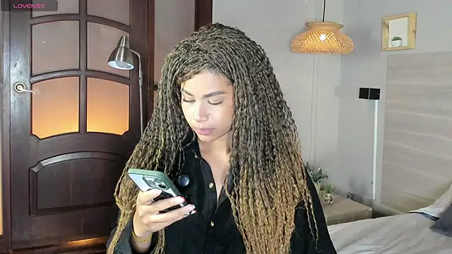 nayah   online show from 5, 5, 2026