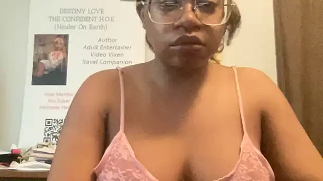 Snapshot of MommyConfident chatting on 2, 6, 2026 MommyConfident online show from 2, 6, 2026