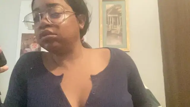 Snapshot of MommyConfident chatting on 24, 5, 2026 MommyConfident online show from 24, 5, 2026