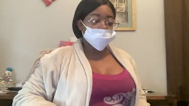 Snapshot of MommyConfident chatting on 6, 11, 2025 MommyConfident online show from 6, 11, 2025