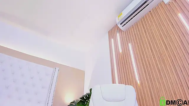 Snapshot of celeste_wayne chatting on 26, 11, 2025 celeste wayne online show from 26, 11, 2025