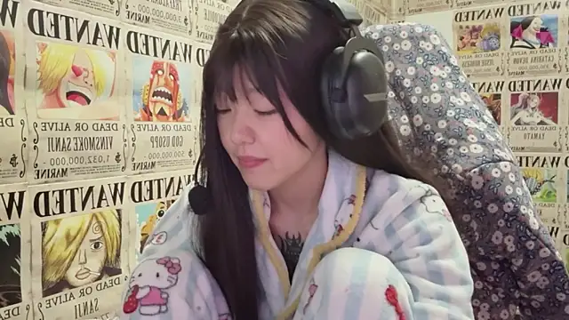 Snapshot of SNAKEgirlQAQ chatting on 23, 9, 2025 SNAKEgirlQAQ online show from 23, 9, 2025