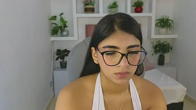 Snapshot of maiaa_ruiz chatting on 23, 5, 2026 maiaa ruiz online show from 23, 5, 2026