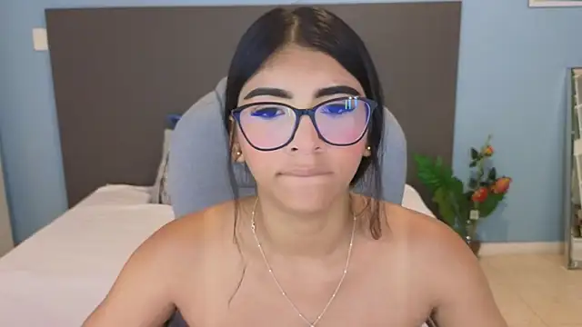 Snapshot of maiaa_ruiz chatting on 15, 10, 2025 maiaa ruiz online show from 15, 10, 2025