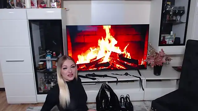 GodessJulia online show from 3, 12, 2025