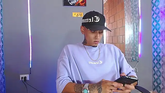 Liam lee online show from 21, 4, 2026