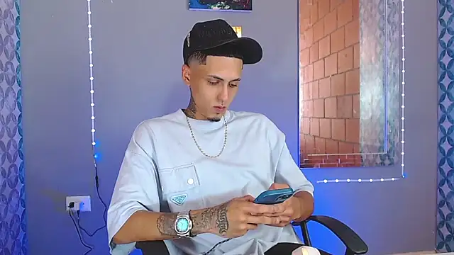 Liam lee online show from 4, 6, 2026