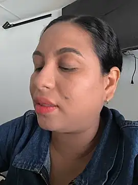 Snapshot of Francesca_ferrari chatting on 21, 7, 2026 Francesca ferrari online show from 21, 7, 2026