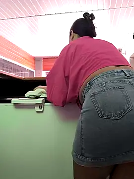 Francesca ferrari online show from 21, 4, 2026