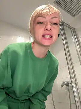 haileyhope  online show from 16, 3, 2026