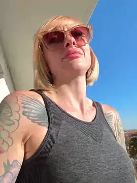 Snapshot of haileyhope_ chatting on 30, 4, 2026 haileyhope online show from 30, 4, 2026