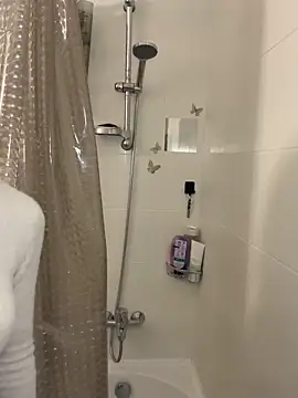 haileyhope  online show from 8, 3, 2026