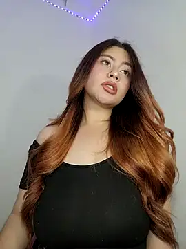 Scarlet garnet online show from 5, 11, 2025