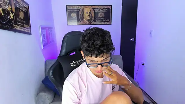 TylerWhite  online show from 2, 3, 2025